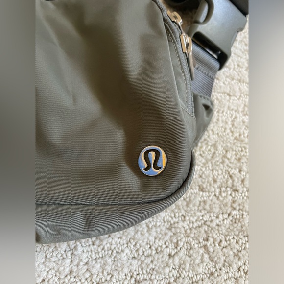 Lululemon Grey Sage Belt bag - Picture 2 of 5